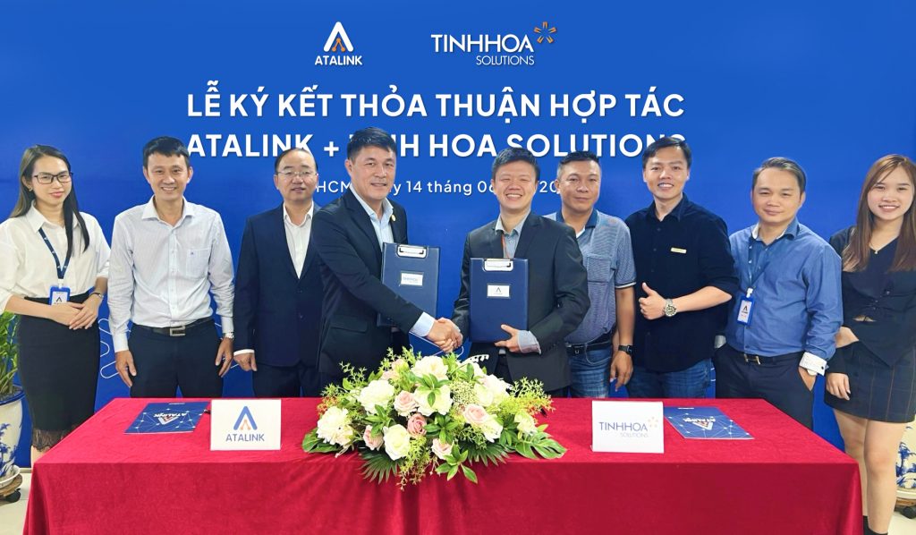 Atalink_Ky_Ket_Thoa_Thuan_Hop_Tac_Cung_Tinh_Hoa_Solutions